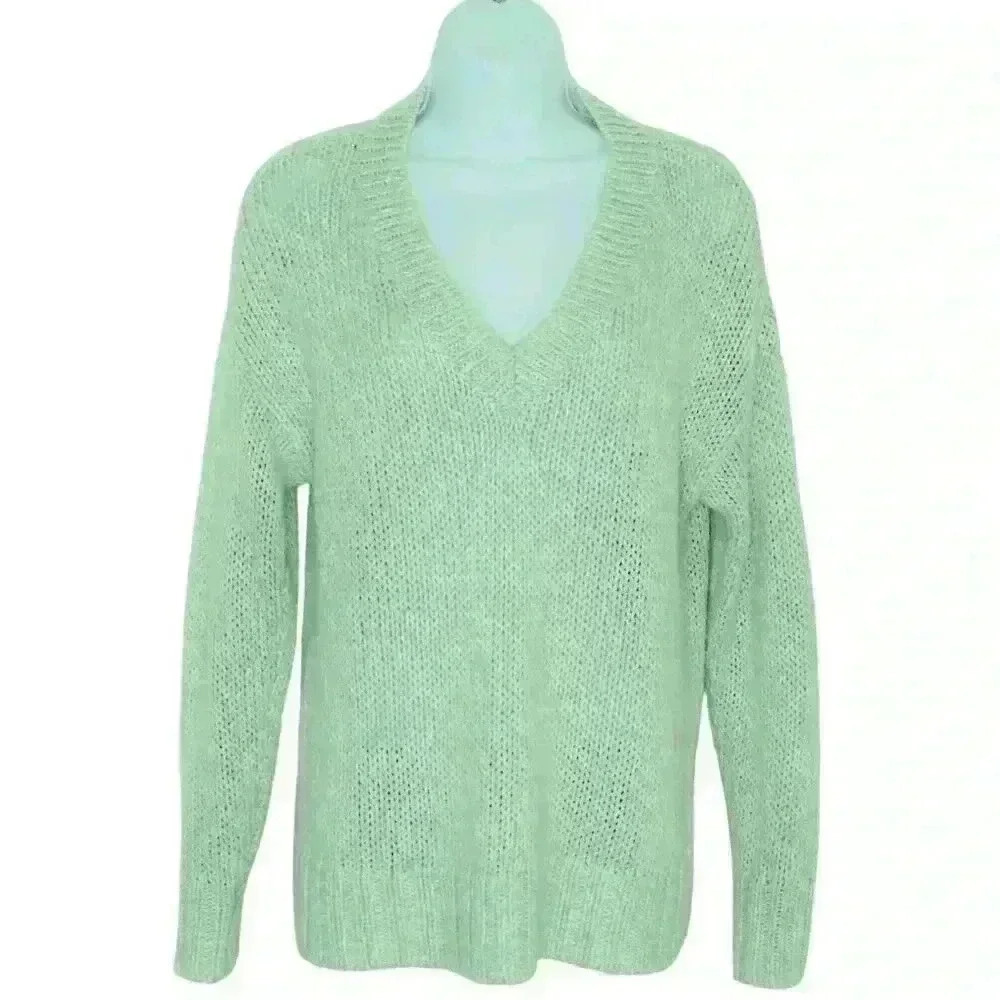 Victoria's Secret PINK chunky knit sweater XS v-neck light green